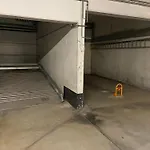 Wohnung Mit Garagenparkplatz An U-Bahnstation